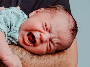Bebé a chorar: bebé que chora muito