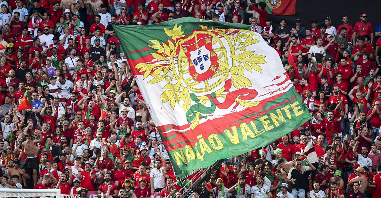 adeptos futebol apoiam seleção portuguesa de futebol